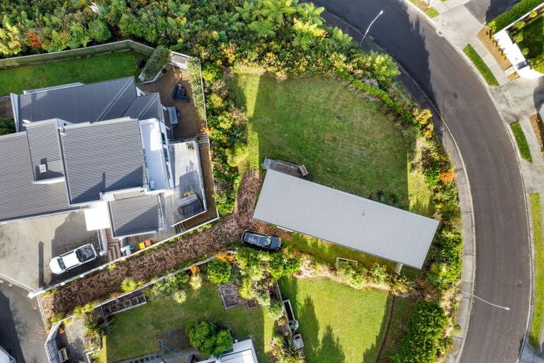 Photo of property in 22 Arahiwi Grove, Tirohanga, Lower Hutt, 5010
