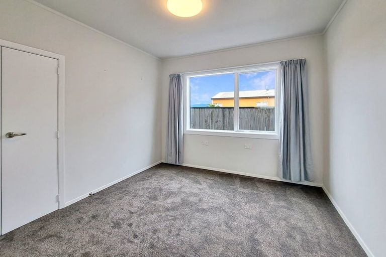 Photo of property in 221 The Esplanade, Petone, Lower Hutt, 5012