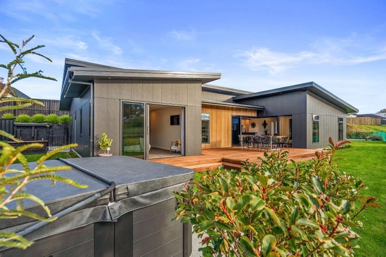 Photo of property in 64 Les Wakefield Road, Mapua, 7005