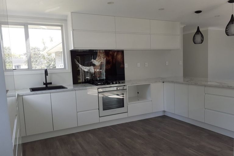 Photo of property in 27 Vancouver Place, Marfell, New Plymouth, 4310