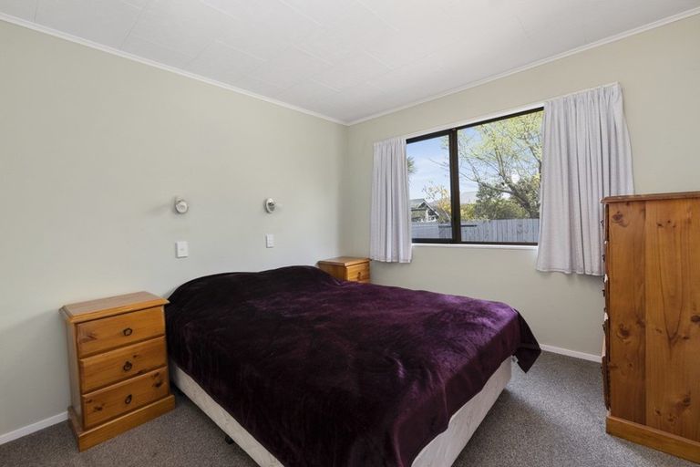 Photo of property in 2/9 Weka Road, Waipahihi, Taupo, 3330