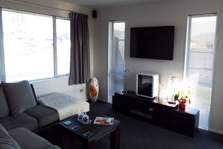 Photo of property in 6 Lloyds Close, Rolleston, 7614