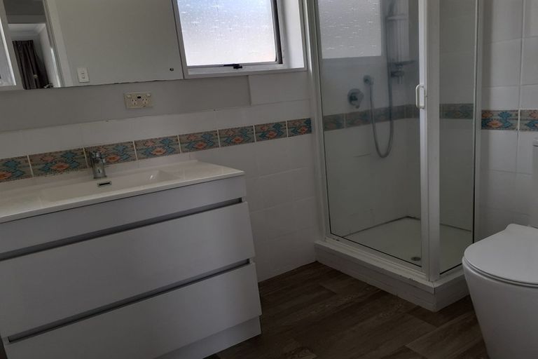 Photo of property in 27 Vancouver Place, Marfell, New Plymouth, 4310