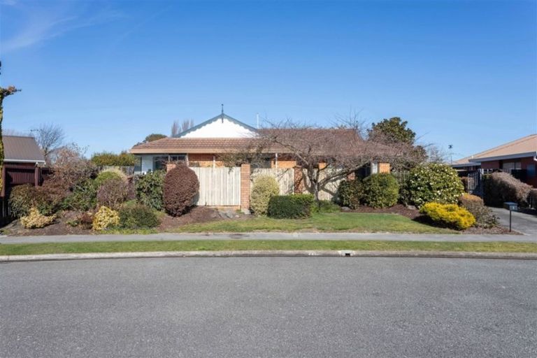 Photo of property in 6 Sunbeam Place, Halswell, Christchurch, 8025