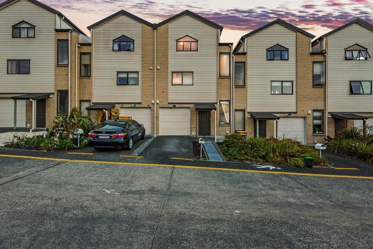 Photo of property in St Claire Village, 10/172 Mcleod Road, Te Atatu South, Auckland, 0610