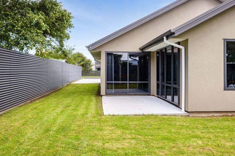 Photo of property in 1 Douglas Street, Hawera, 4610