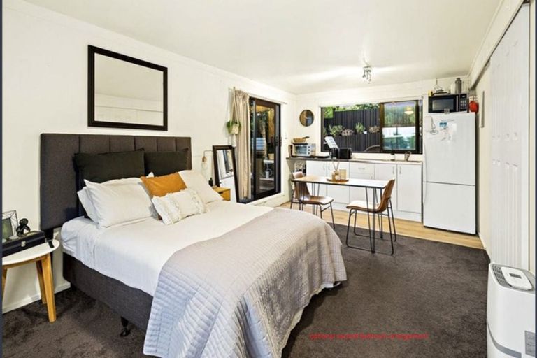 Photo of property in 1/36 Seaview Road, Castor Bay, Auckland, 0620