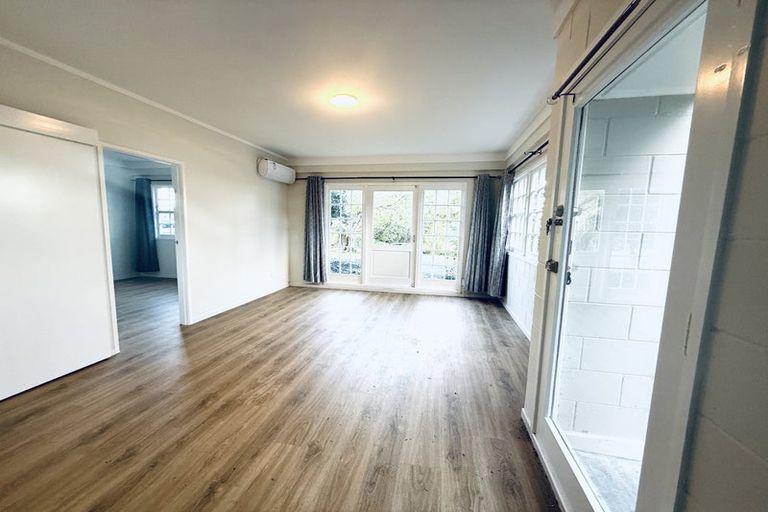 Photo of property in 82 Woodlands Crescent, Browns Bay, Auckland, 0630