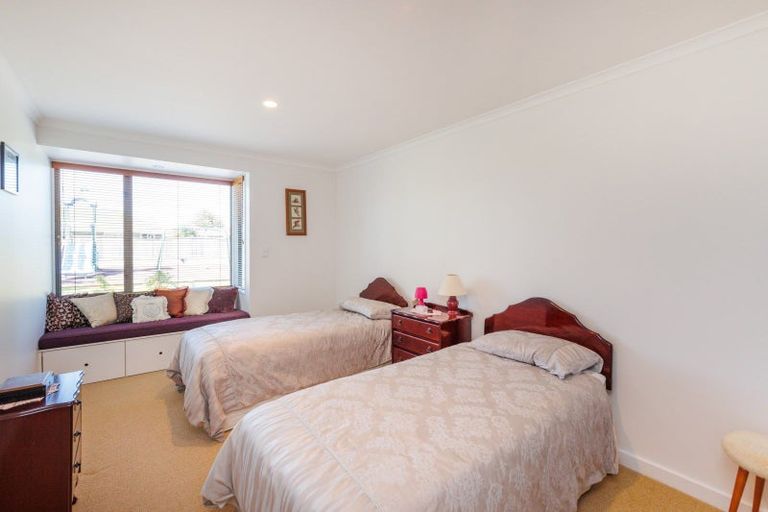 Photo of property in 16 Royal Oak Drive, Kelvin Grove, Palmerston North, 4414