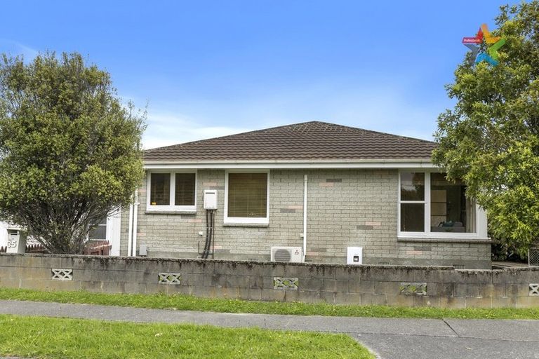 Photo of property in 35 Percy Cameron Street, Avalon, Lower Hutt, 5011