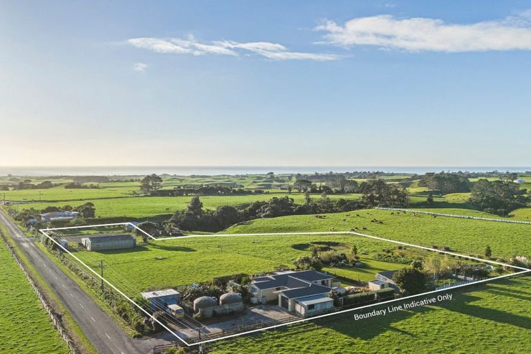 Photo of property in 37 Upper Pitone Road, Pitone, New Plymouth, 4374