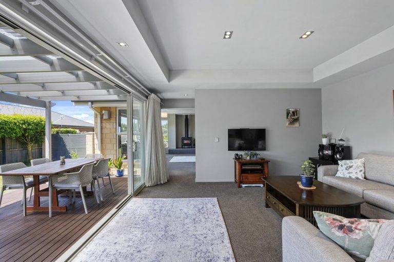 Photo of property in 10 Pemberton Drive, Darfield, 7510