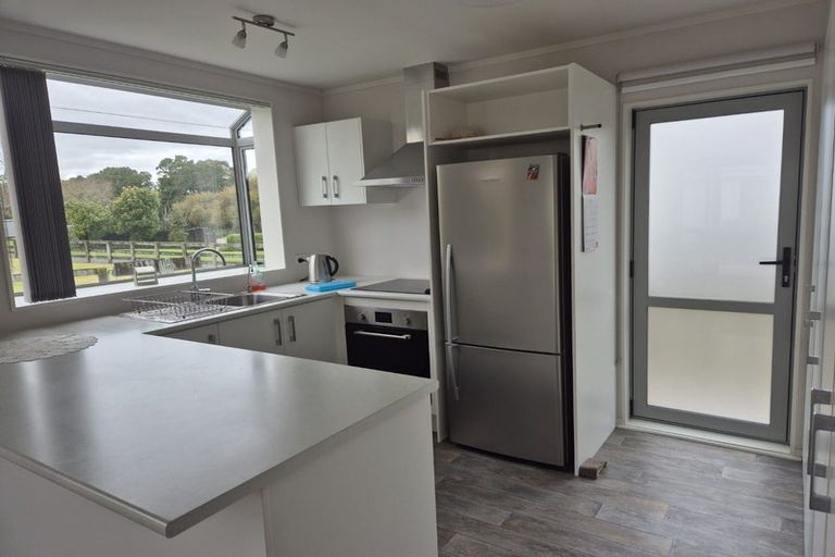 Photo of property in 18 Koraha Road, Kumeu, 0892