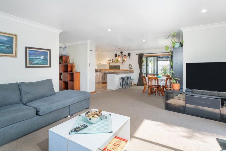 Photo of property in 70 Cholmondeley Crescent, Whitianga, 3510