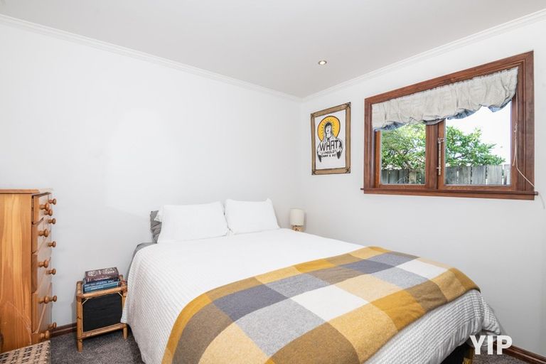 Photo of property in 20a Chapman Street, Newlands, Wellington, 6037