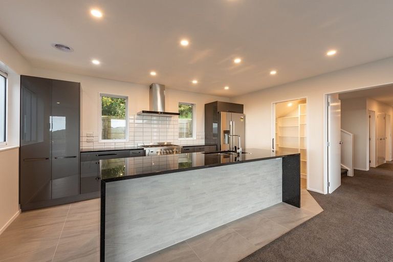 Photo of property in 103 Kakariki Grove, Waikanae, 5036