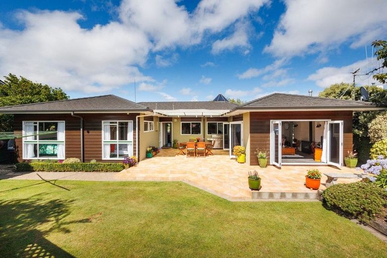 Photo of property in 23 Chilton Grove, Hokowhitu, Palmerston North, 4410