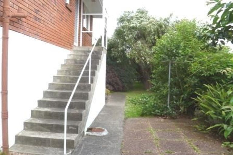 Photo of property in 1/24 Gordon Avenue, Milford, Auckland, 0620