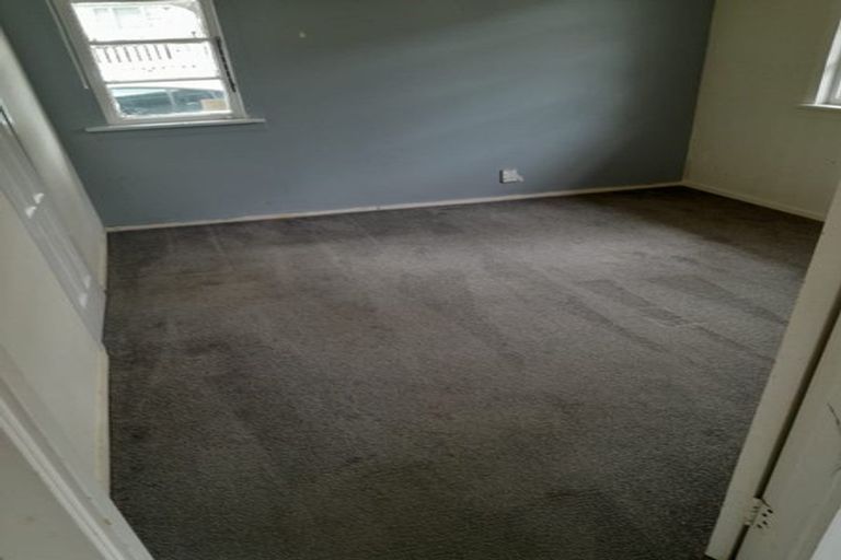 Photo of property in 1/79 Sylvan Avenue, Northcote, Auckland, 0627