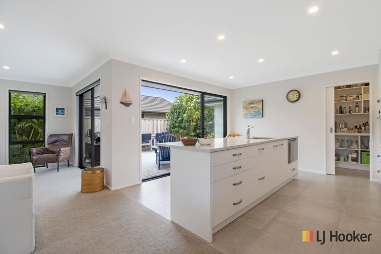 Photo of property in 11 Ian Place, Waihi Beach, 3611