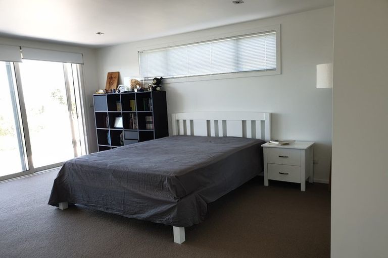 Photo of property in 72 Churchill Road, Murrays Bay, Auckland, 0630