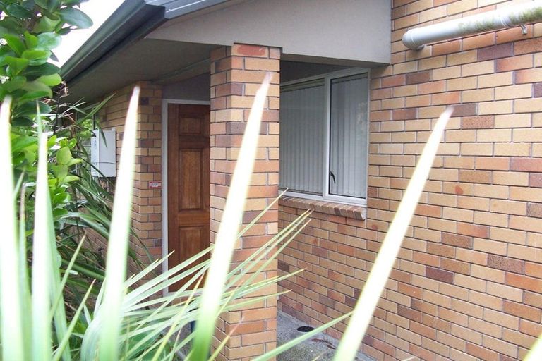 Photo of property in 404a Te Atatu Road, Te Atatu Peninsula, Auckland, 0610