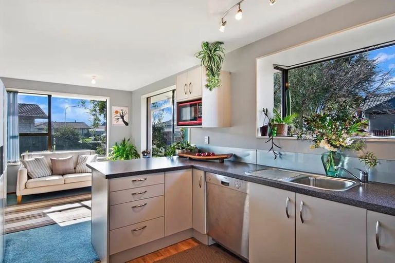 Photo of property in 23a Craven Street, Sockburn, Christchurch, 8042