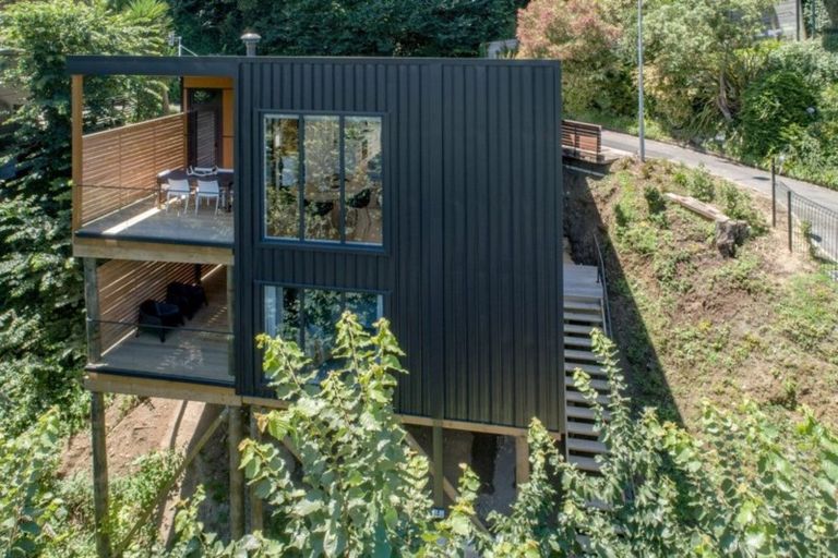 Photo of property in 31 Burns Road, Hospital Hill, Napier, 4110