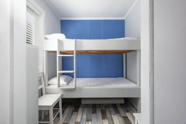 Photo of property in 35 North Piha Road, Piha, 0772