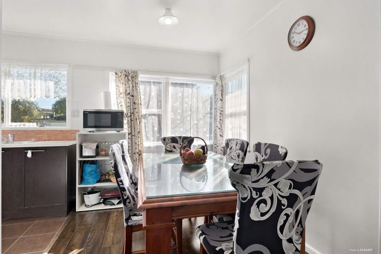 Photo of property in 1/7-9 Neal Avenue, Glenfield, Auckland, 0629