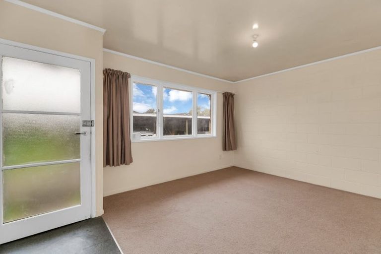 Photo of property in 3 Norman Spencer Drive, Papatoetoe, Auckland, 2104