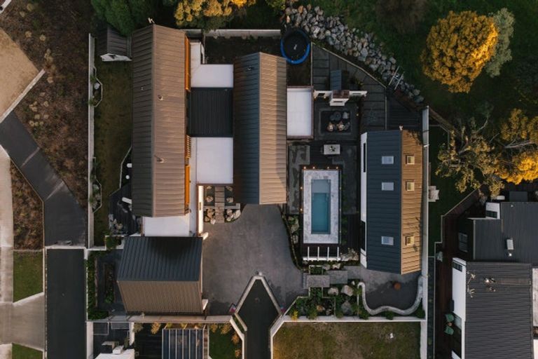 Photo of property in 69 Kanuka Drive, Hokowhitu, Palmerston North, 4410