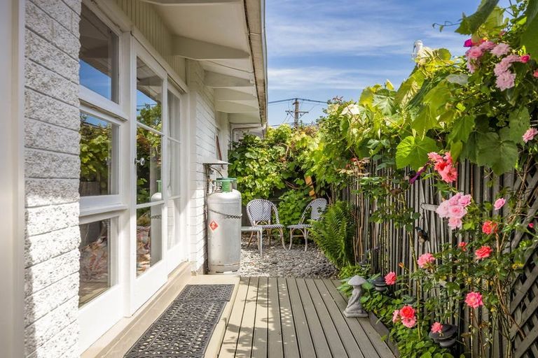 Photo of property in 2/18 Packe Street, Edgeware, Christchurch, 8013