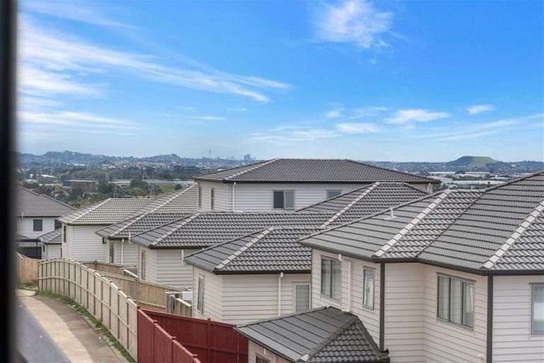 Photo of property in 4 Glann Lane, Flat Bush, Auckland, 2019