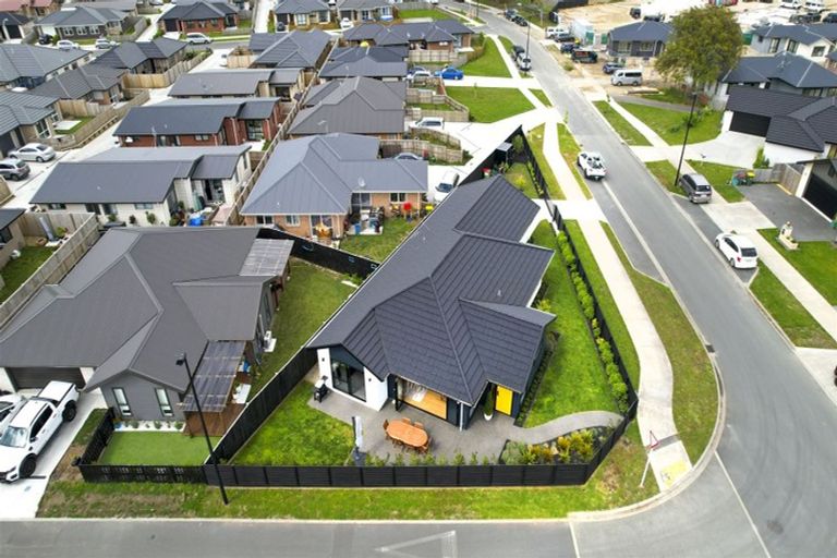 Photo of property in 19 Faber Place, Rototuna North, Hamilton, 3210