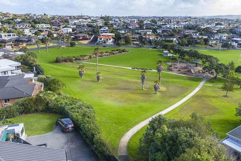 Photo of property in 29 Marellen Drive, Red Beach, 0932