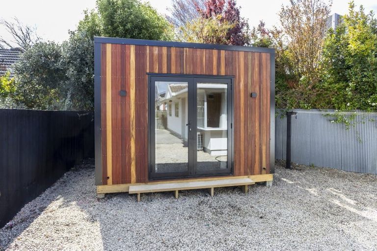 Photo of property in 42 Waimairi Road, Upper Riccarton, Christchurch, 8041
