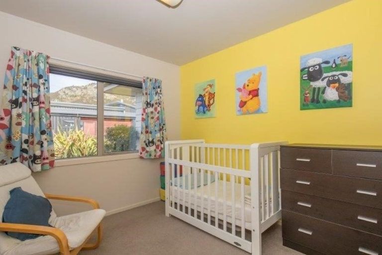 Photo of property in 2 Poppy Lane, Albert Town, Wanaka, 9305