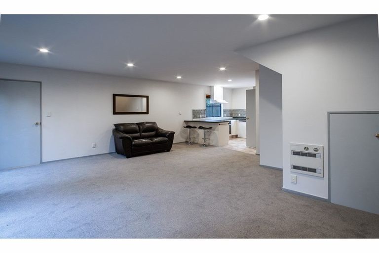 Photo of property in 2/32 Brockworth Place, Riccarton, Christchurch, 8011