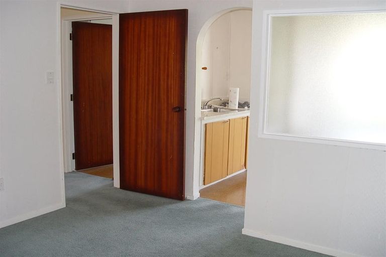 Photo of property in 10 Venus Place, Half Moon Bay, Auckland, 2012