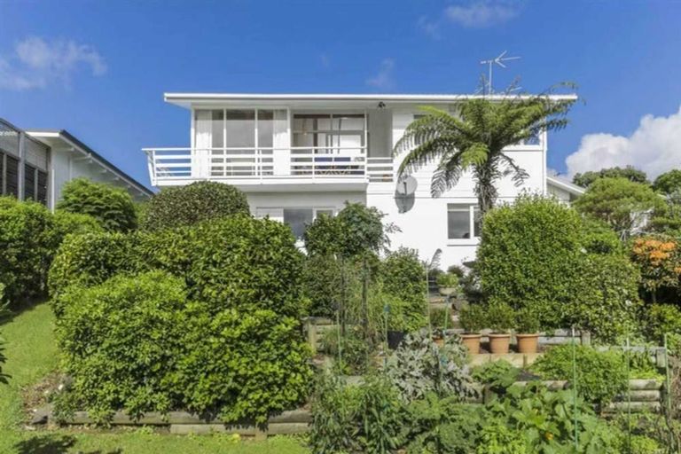 Photo of property in 154 Bleakhouse Road, Mellons Bay, Auckland, 2014