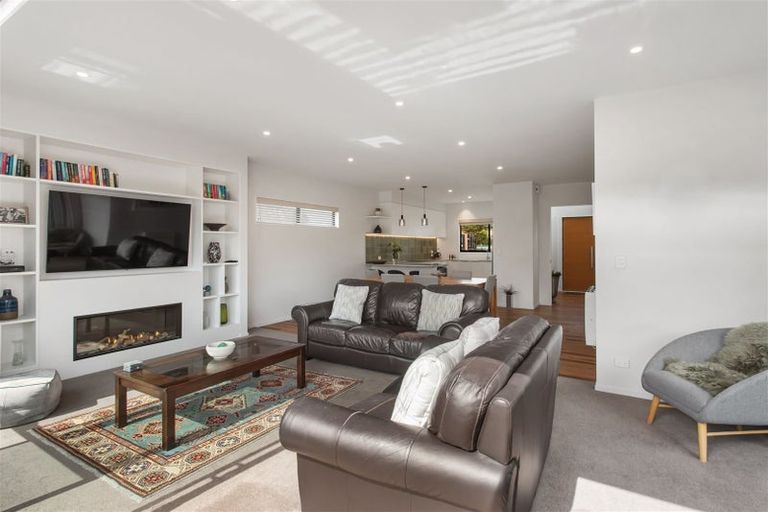 Photo of property in 5a Taylors Avenue, Bryndwr, Christchurch, 8052