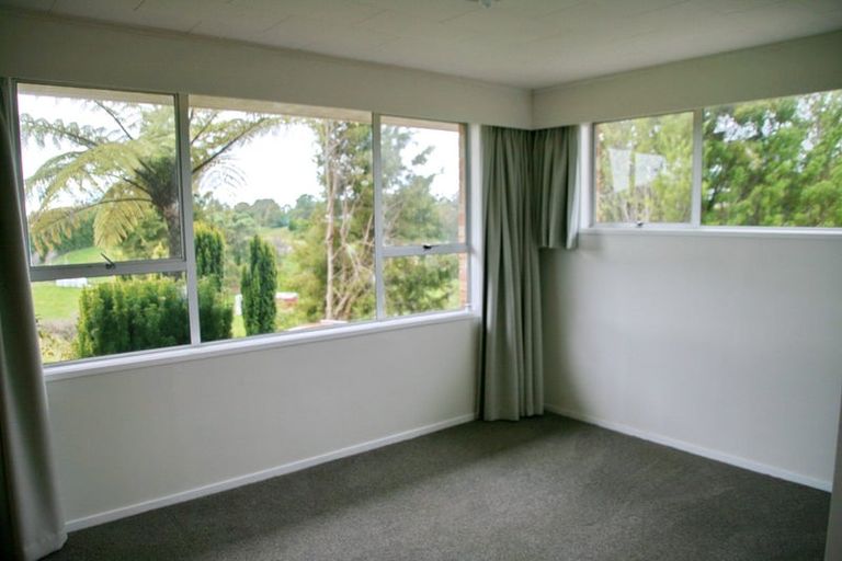 Photo of property in 556 Mangorei Road, Mangorei, New Plymouth, 4371