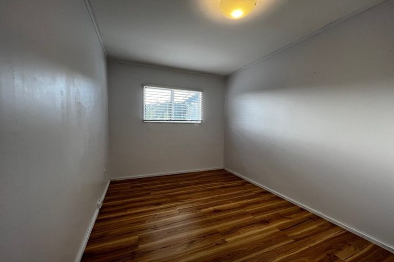 Photo of property in 2/69 Simon Ellice Drive, Bayview, Auckland, 0629