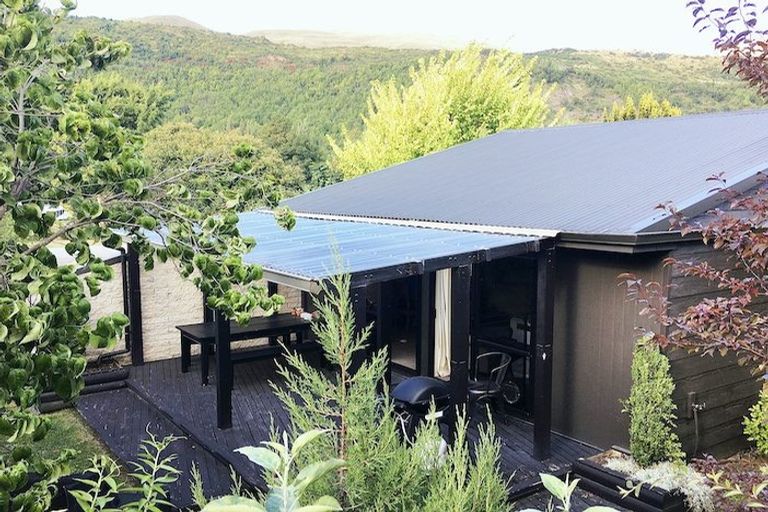 Photo of property in 14 Preston Drive, Arrowtown, 9302