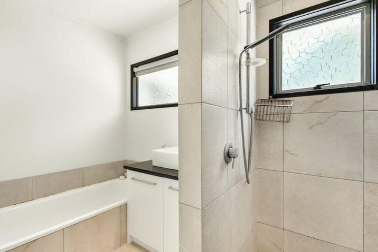 Photo of property in 9 Menear Lane, Hillcrest, Auckland, 0627