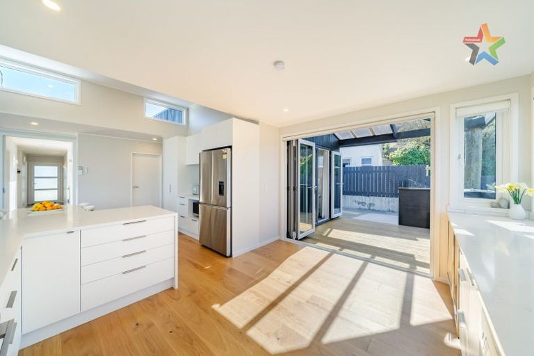 Photo of property in 24 Magnolia Grove, Maungaraki, Lower Hutt, 5010