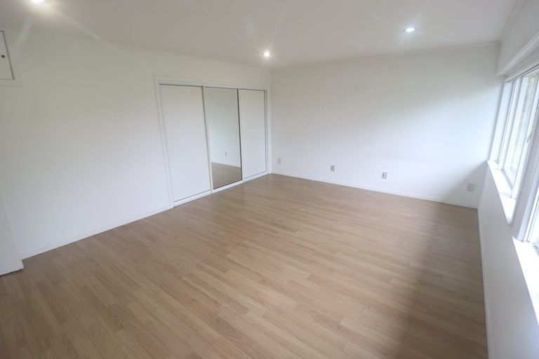 Photo of property in 273 Glenvar Road, Long Bay, Auckland, 0630