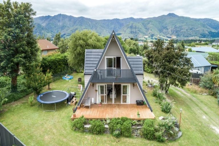 Photo of property in 35 Lakeview Terrace, Lake Hawea, Wanaka, 9382