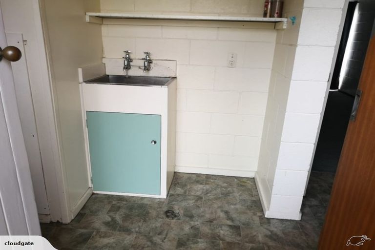 Photo of property in Lynbrae Court Flats, 20/4 Dr Taylor Terrace, Johnsonville, Wellington, 6037